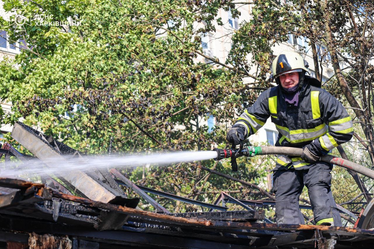 Рятувальники розповіли, як боролися із пожежею у харківському кафе